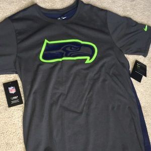 BRAND NEW SEAHAWKS MEN’S T-SHIRT